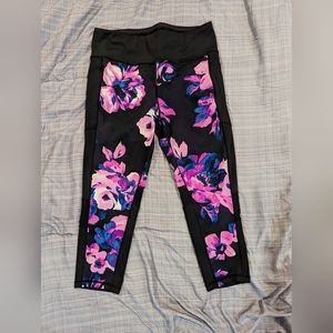 Lularoe Rise Fearless cropped fitness leggings